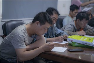 朝陽(yáng)集團(tuán)開(kāi)展行車(chē)和有限作業(yè)空間安全操作培訓(xùn)、道路交通安全培訓(xùn)